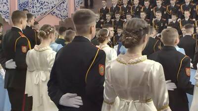 Лучшие танцевальные традиции – на кадетском балу в Слуцке
