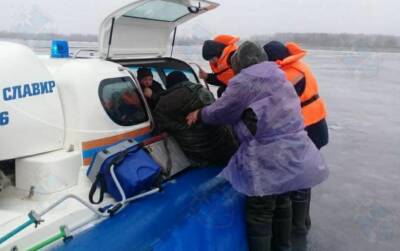 На Ладожском озере из-за сильного снегопада заблудились рыбаки