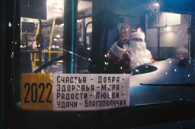 В Петербурге Дед Мороз выйдет в автобусный рейс