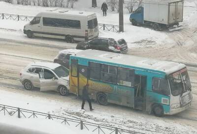 В Петербурге опять зафиксированы 10-балльные пробки