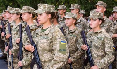 Военный учет для украинок: перечень профессий намерены сократить
