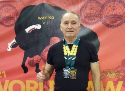 Спортсмен из Глазова выиграл три медали на чемпионате мира по силовым видам спорта