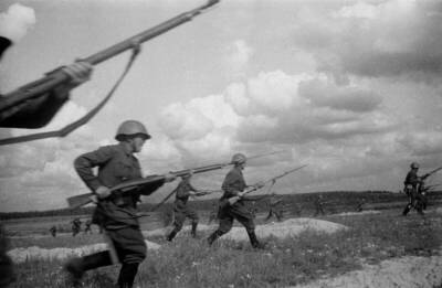 «За искуплением на фронт»: сколько зэков ГУЛАГа призвали в Красную Армию - Русская семерка