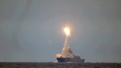 Путин заявил об успешном залповом пуске ракет "Циркон"