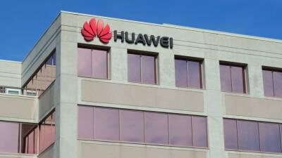 Умные очки Huawei помогут владельцу исправить осанку