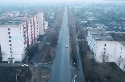 Половину одной из самых плохих дорог Лисичанска отремонтировали: впереди - еще больший сюрприз (видео)