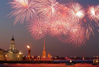 Власти Петербурга отменили традиционный новогодний салют