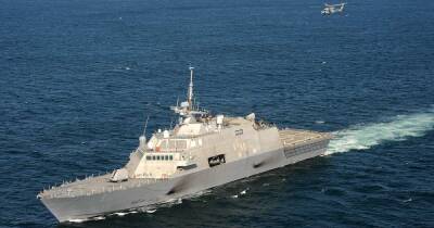 Корабль ВМС США прервал поход из-за вспышки коронавируса на борту
