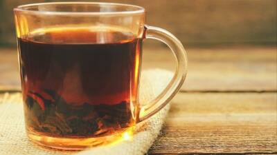 Черный чай способен убивать COVID-19 в слюне человека