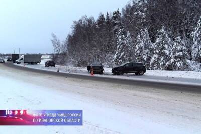 В Ивановской области виновница ДТП столкнулась на встречке с тремя автомобилями