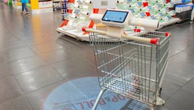 Умные тележки в супермаркетах: насколько выгодно и удобно ими пользоваться