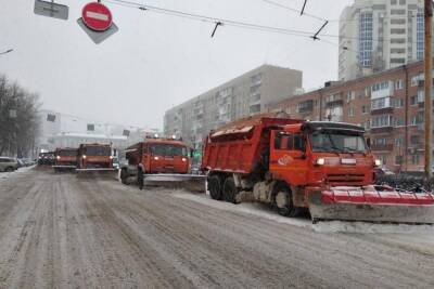 На дорогах Воронежа ночью работало 173 единицы уборочной техники