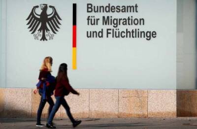 Число прошений об убежище в Германии за 2021 год выросло на треть