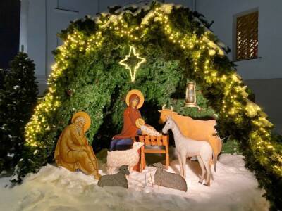 Рождественский вертеп и "зимние" сладости готовят сестры Ново-Тихвинского монастыря