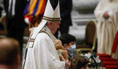 Папа римский в своей рождественской речи призвал избежать войны в Донбассе