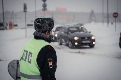 Жителей Тверской области попросили быть внимательными на дорогах перед праздниками