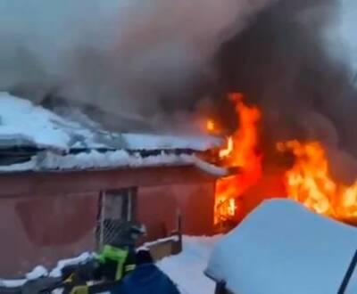 В Новосибирске сгорел частный дом в Заельцевском районе