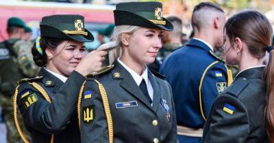 Украинцы с иронией восприняли приказ о женщинах-военных