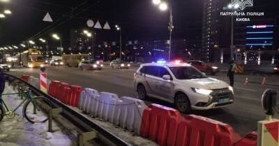 В Киеве возобновили движение мостом Патона после сообщения о "минировании", - КГГА
