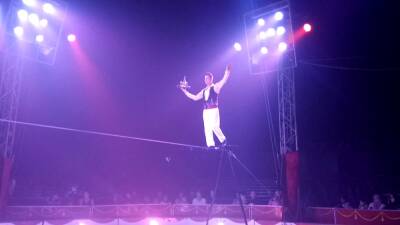 В Тюмени канатоходец упал с высоты во время выступления в цирке - Русская семерка