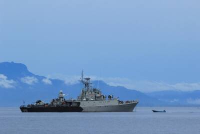 Британский фрегат отслеживает в Северном море корабли ВМФ РФ