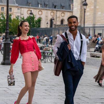 Для самых смелых: топ-10 ярких образов из нового сезона "Эмили в Париже"