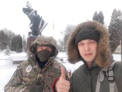 В Тернополе памятник Бандере взяли под круглосуточную охрану: "никто не испортит нам праздники!"