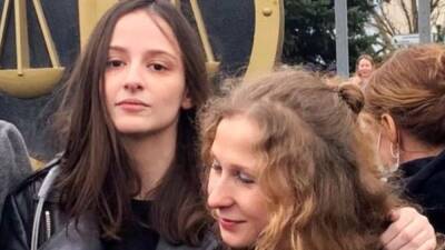 Мария Алёхина и Люся Штейн объявили голодовку, требуя возможности общаться