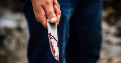 В Киеве мужчина бил на улице женщину и зарезал заступившегося за нее прохожего (ВИДЕО)