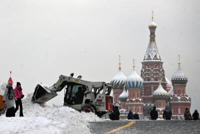 Высота сугробов в Москве превысила 30 см