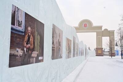 Картинная галерея на льду появилась в центре Красноярска в рамках Суриковского фестиваля