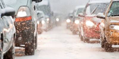 Смольный снова пропустил снегопад и подарил петербуржцам гололед на дорогах