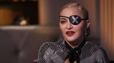 63-летняя Мадонна козырнула фигуркой и чересчур пухлыми губами: «Кукла Барби»
