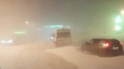 Более 30 автомобилей попали в снежный «плен» на трассе в Башкирии