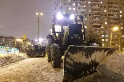 В Смольном признали проблемы с уборкой снега в Петербурге