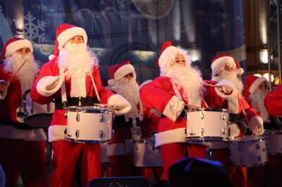 На Дворцовой площади в Петербурге состоится праздничный забег Дедов Морозов