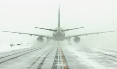 В аэропорте Уфы из-за непогоды задерживаются десятки рейсов
