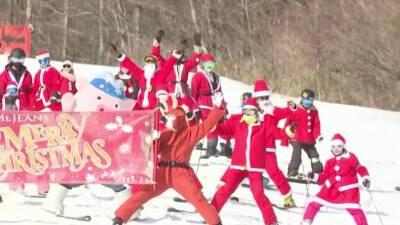 В Японии на популярном горнолыжном курорте устроили праздничную акцию в честь Нового года и Рождества