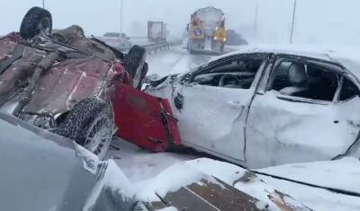 Более 30 автомобилей столкнулись в массовом ДТП на трассе Уфа — Оренбург