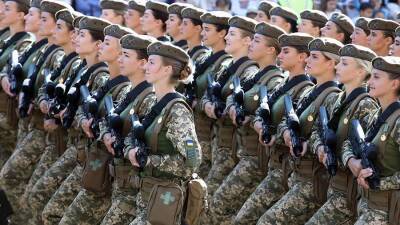 Беременных и женщин с детьми поставят на воинский учет на Украине