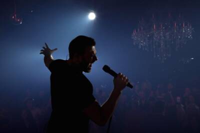 Эмин Агаларов - Максим Фадеев - EMIN завершил концертный тур 2021 года в Баку и вручил ключи от квартиры победительнице акции "Репутация" (ФОТО) - trend.az - Азербайджан