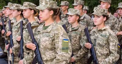 Петиция к Зеленскому об отмене воинского учета для женщин стремительно набирает голоса