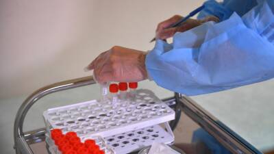 Эксперт Гущин: дельта-штамма коронавируса вытесняется «омикроном»