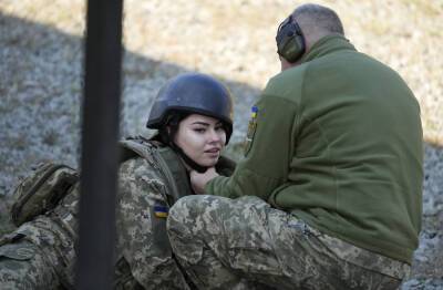 На Украине на воинский учёт поставят беременных и женщин с детьми - Русская семерка