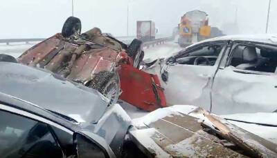 Более 40 машин пострадали в двух ДТП на трассе в Башкирии