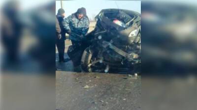 Под Воронежем при столкновении двух грузовиков и иномарки погиб мужчина