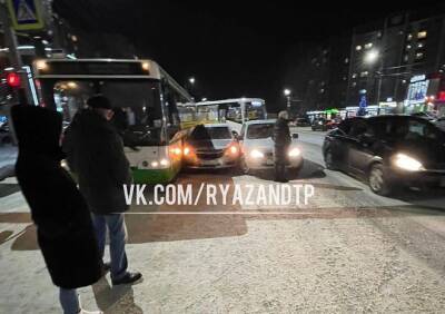В Дашково-Песочне автобус попал в массовое ДТП