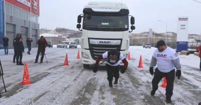 Силач протащил фуру в 8 тонн на 47,5 метров и установил рекорд России