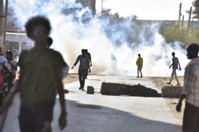 В Судане для разгона протестующих применили слезоточивый газ
