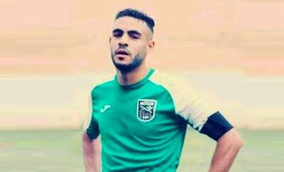 Алжирский футболист умер от сердечного приступа во время матча